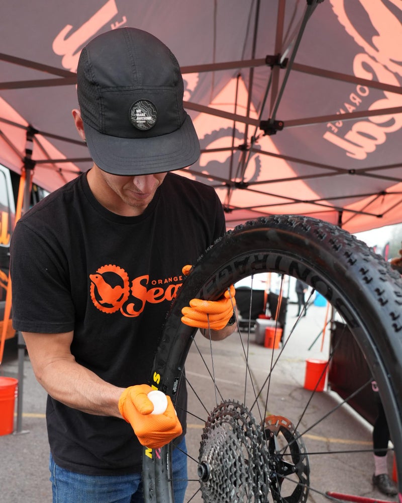 Orange Seal - Regular Formula Tubeless Bike Tire Sealant with Injector | Fast Sealing, up to 1/4" Puncture | for MTB, Road, CX and Gravel Bicycle Tires | 4oz w/Injector - Image 3